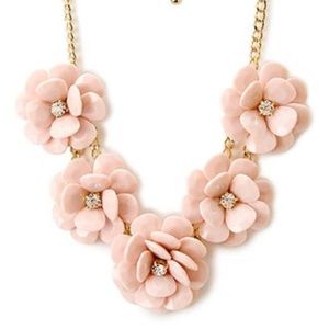 Forever 21 peach floral statement necklace